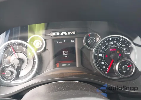 2022 Ram 1500 Big Horn 4X2 6'4 Box z USA, uszkodzony, nr VIN 1C6RREBT2NN113936